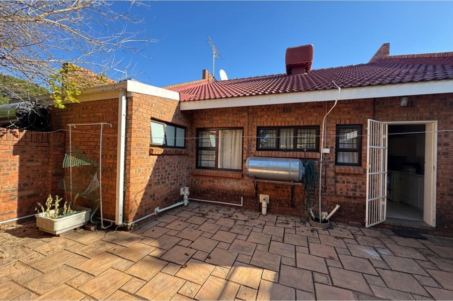 2 Bedroom Property for Sale in Memorial Road Area Northern Cape